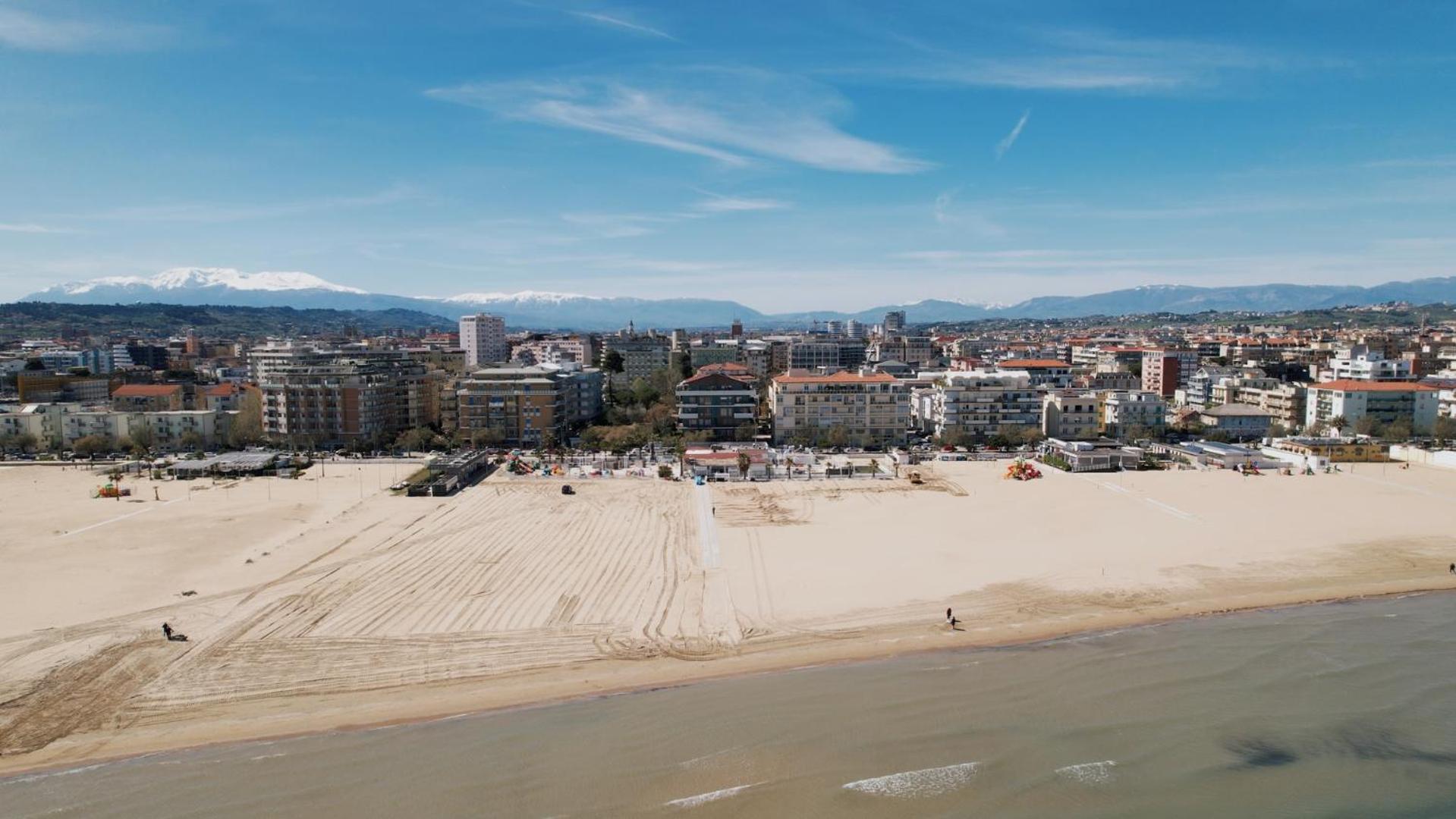 Augusto Al Mare Hotel Pescara Exterior photo